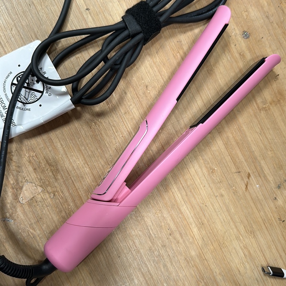 Pink flat iron - Picture 3 of 3